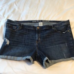 Ava and Viv Jean short